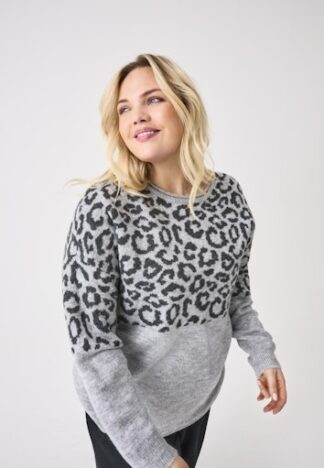 Carjade animal o-neck knit